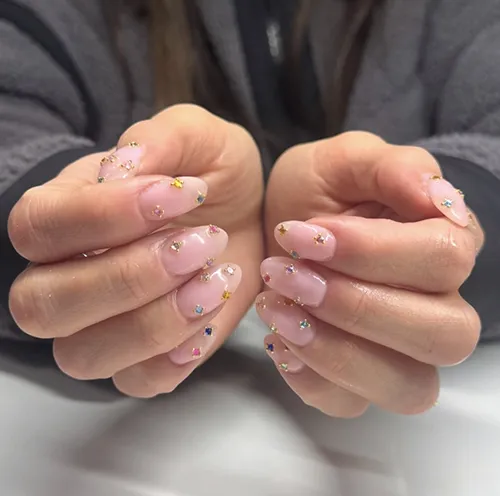 ongles strass tendance valence